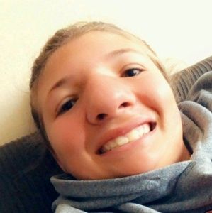 Meet your Posher, Chloe